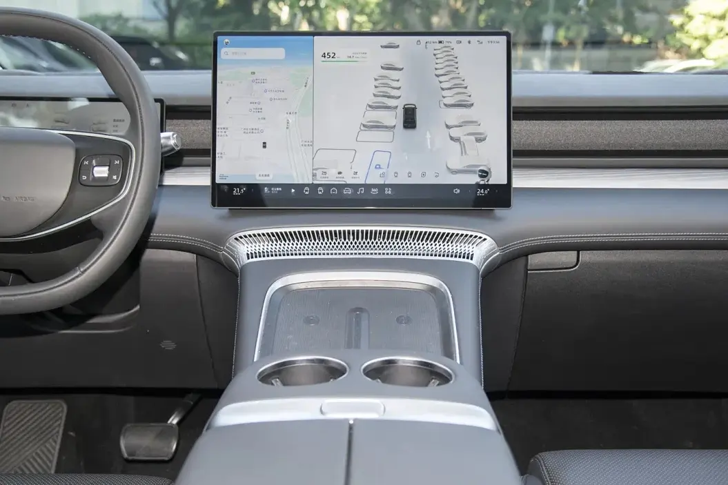 Xpeng X9 Details 1