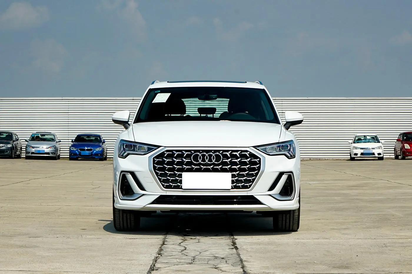 Best Selling Audi Q3 Spacious SUV Fuel Efficient Comfortable
