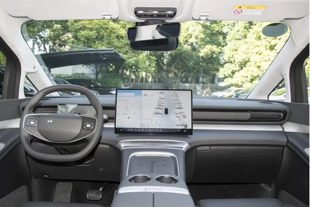 Xpeng X9 Details 2