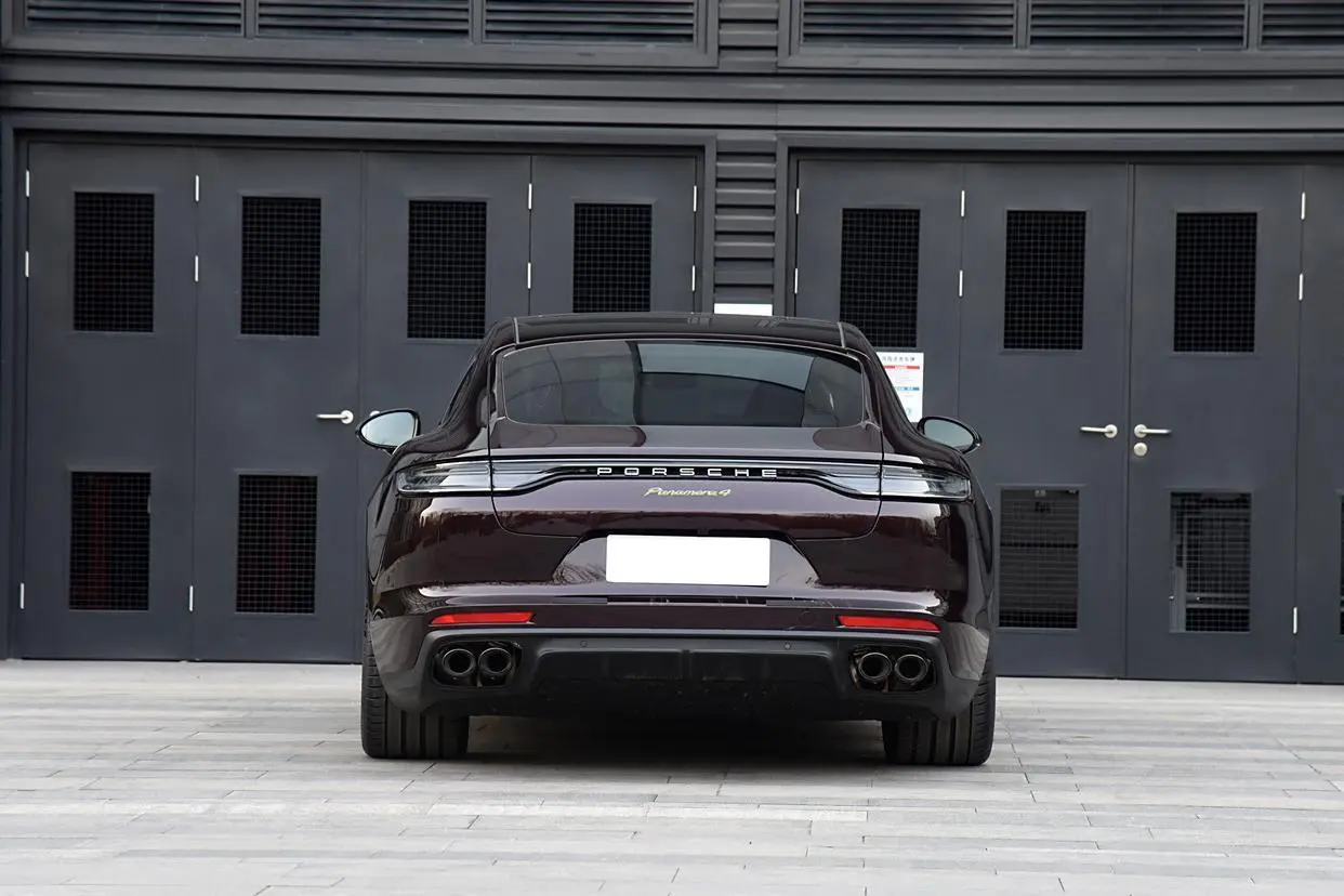 Cheap New High End Luxury Sedan Sport Car Porsche Panamera Luxury Car Supplier, Exporter
