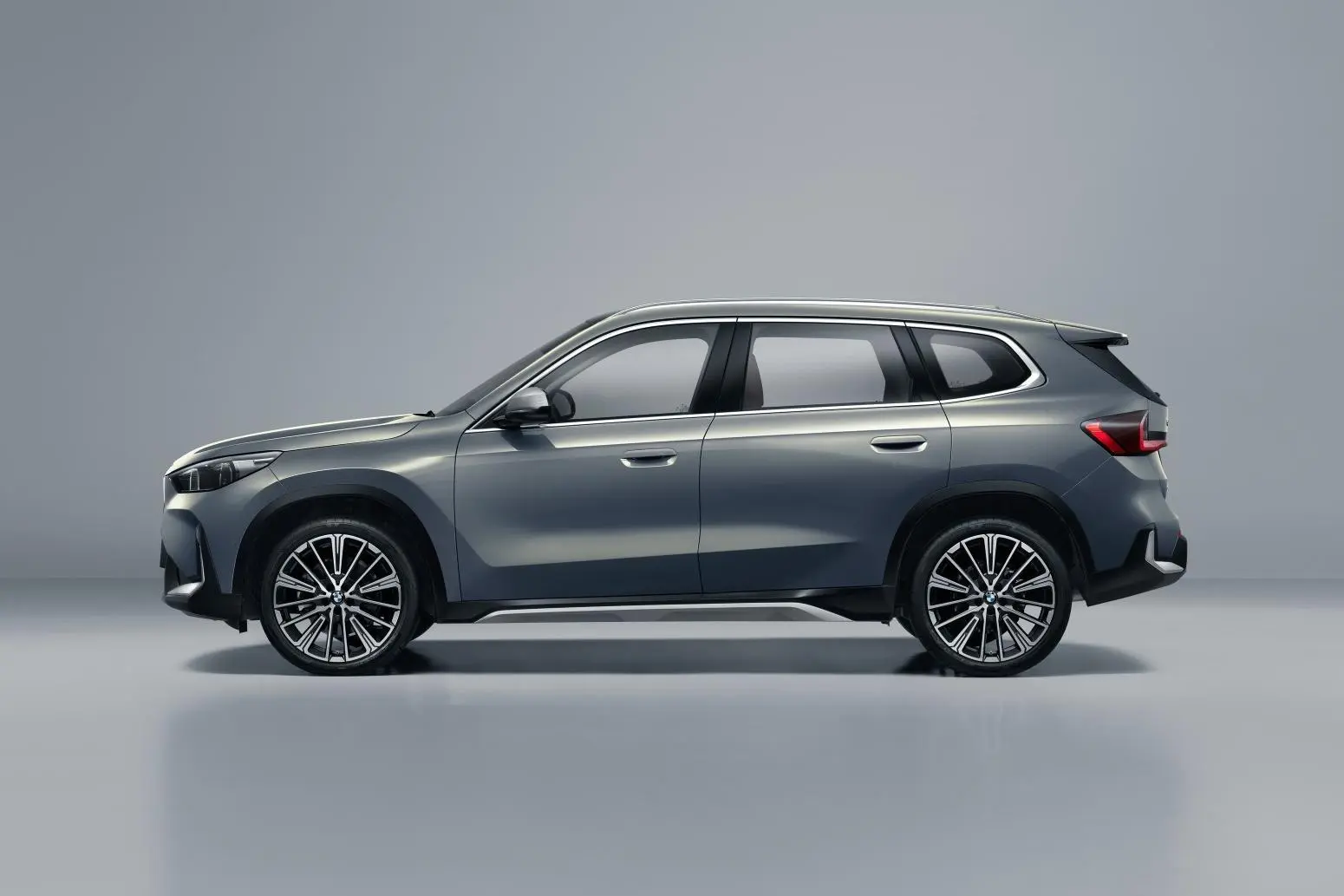 Best price Bmw X1 Fwd Sports Cars Compact Suv Car vehicles cheap for sale in china