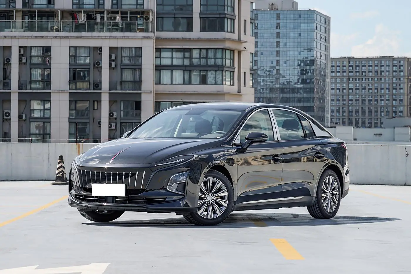 Cheap Hongqi E-QM5 4 Door 5 Seat Sedan Pure Electric New Energy Vehicle Made in China Supplier, Service