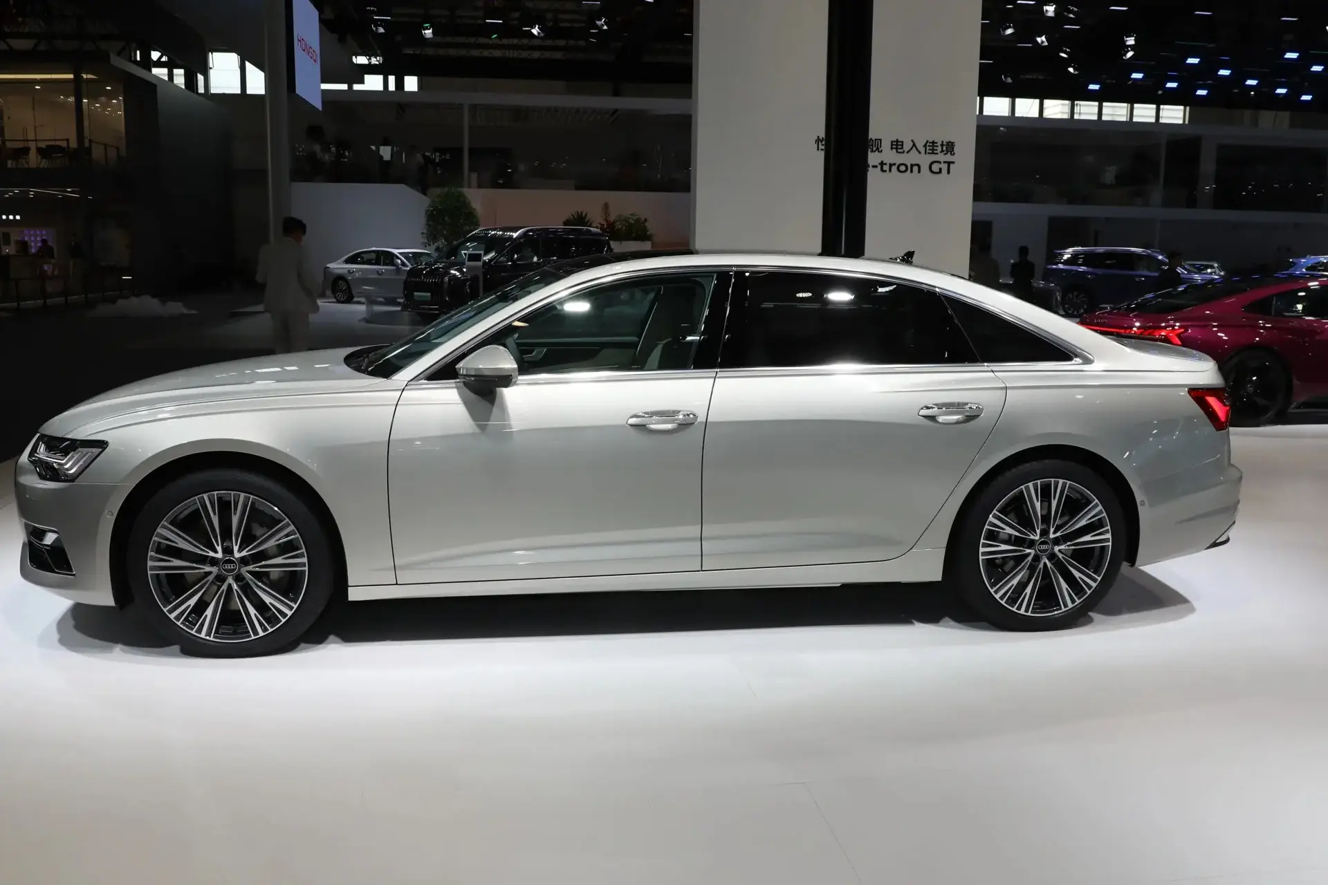 Cheap Audi A6L Gasoline 2.0T Medium Large Car Supplier, Service