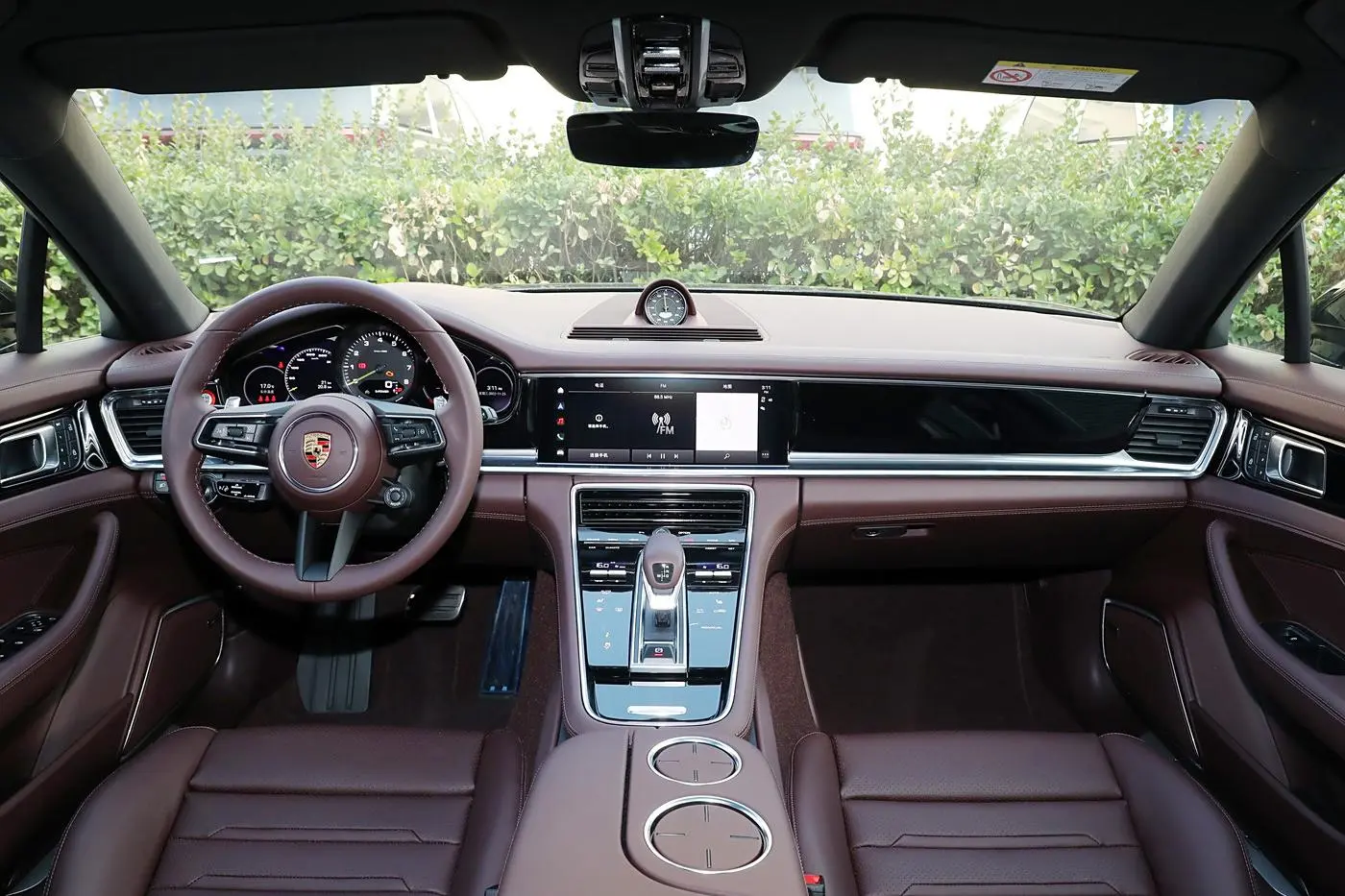 Cheap New High End Luxury Sedan Sport Car Porsche Panamera Luxury Car Supplier, Exporter