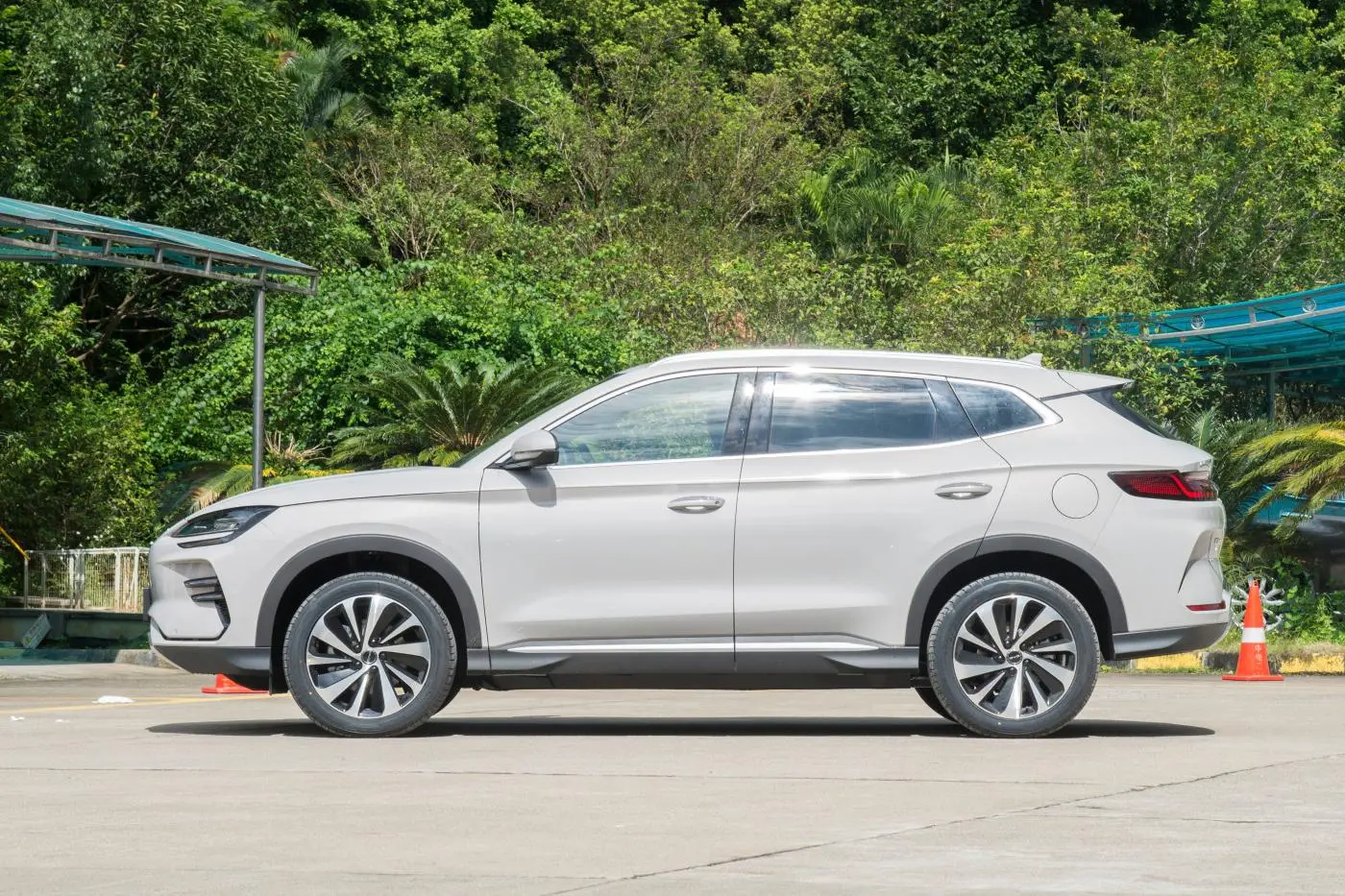Cheap New Energy Electric Vehicle Hybrid BYD Song Plus-Warehouse smoke color Suppliers, Service