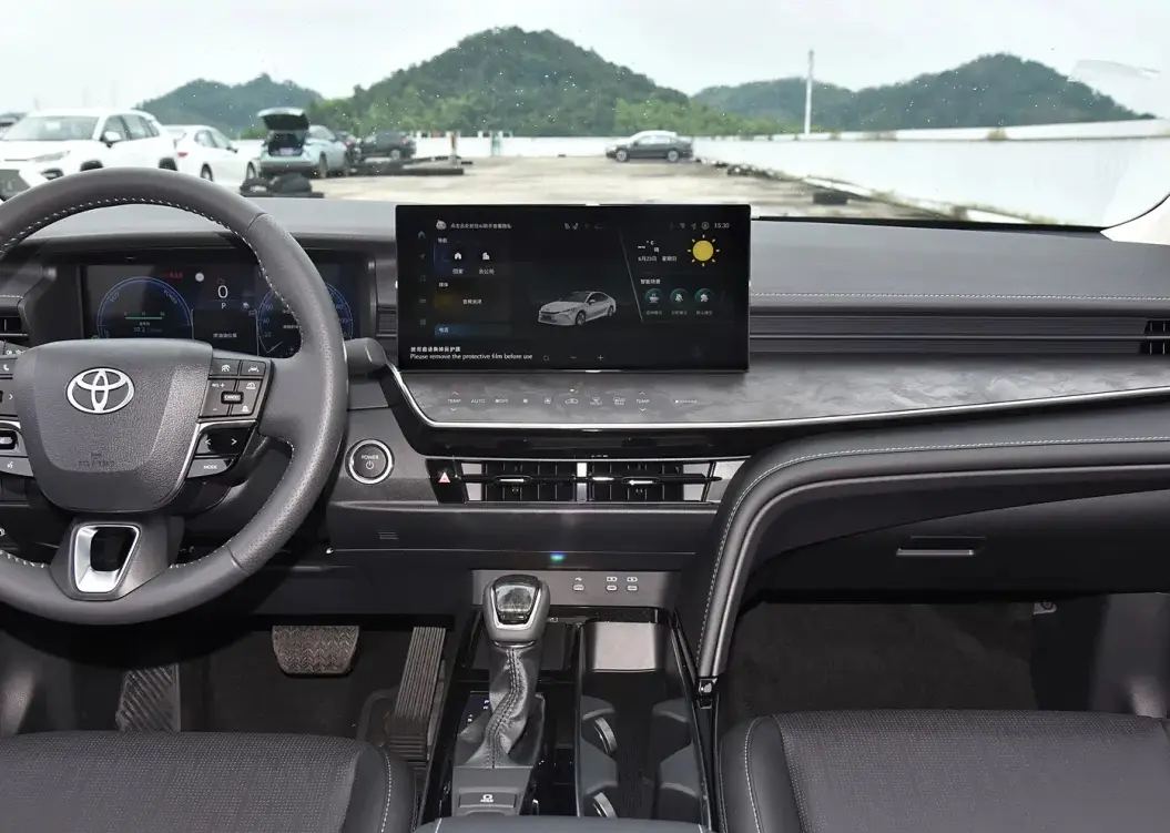 2024 Toyota Camry Detail 2