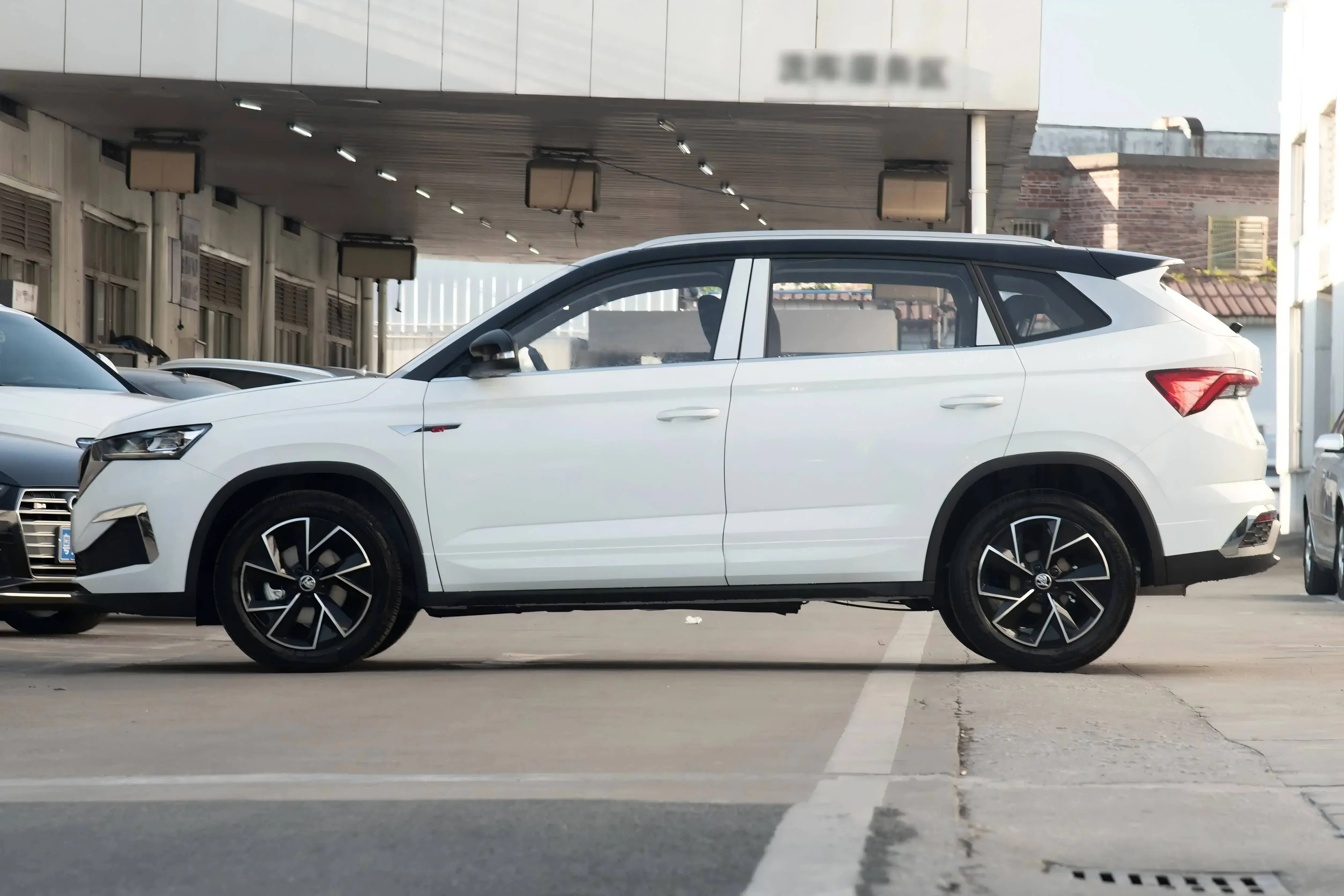 Cheap Skoda KAMIQ Small SUV 5 Seats Speed Friendly Automatic Cheap Petrol Vehicles Exporter, Service