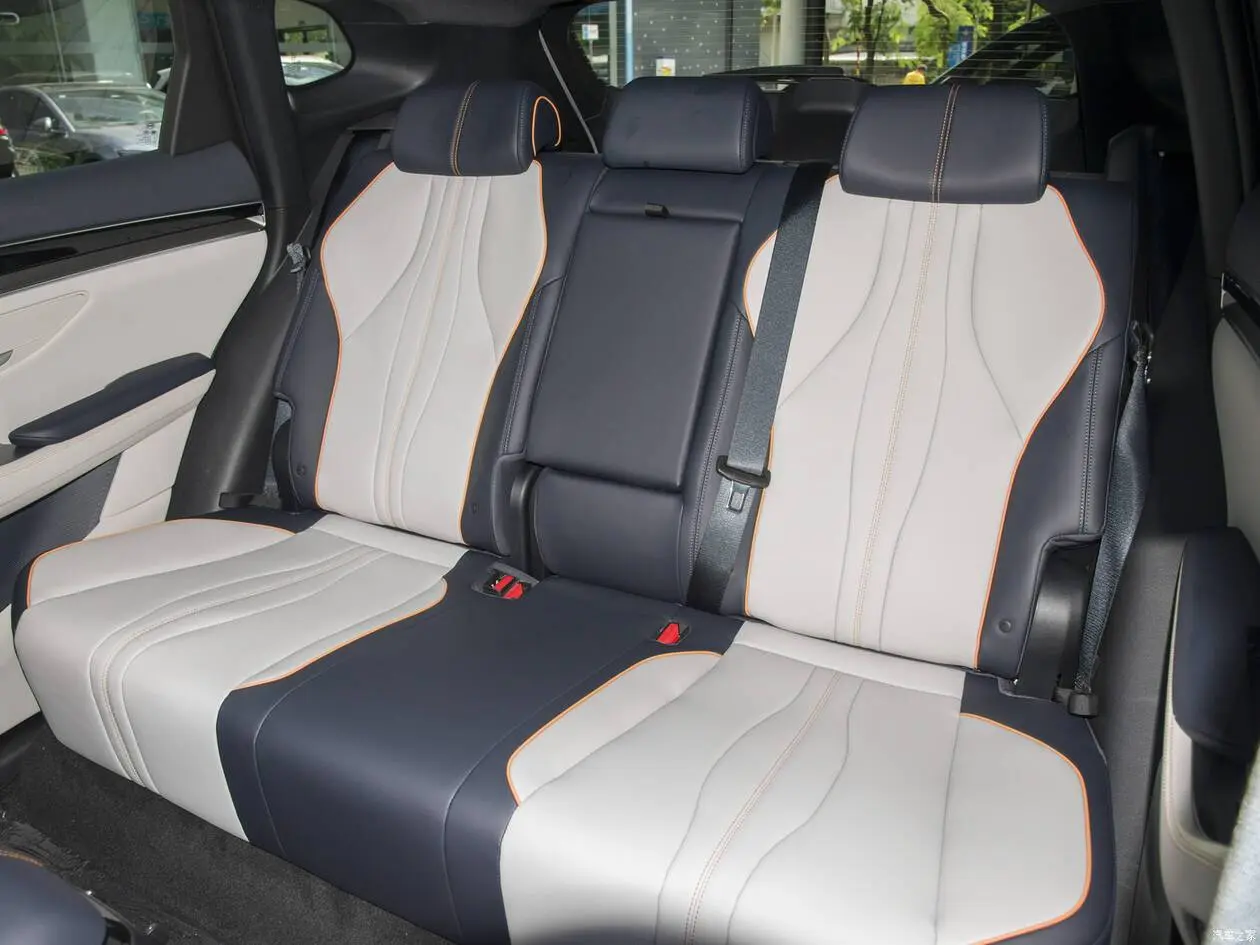 Interior Details 7