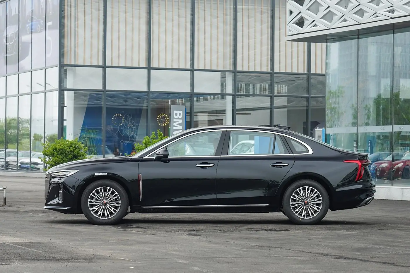Best Brand New China Hongqi H5 1.5t 4 Wheel Hybrid Electric Petrol Gasoline Car For Sale Gas Car Supplier, Suppliers