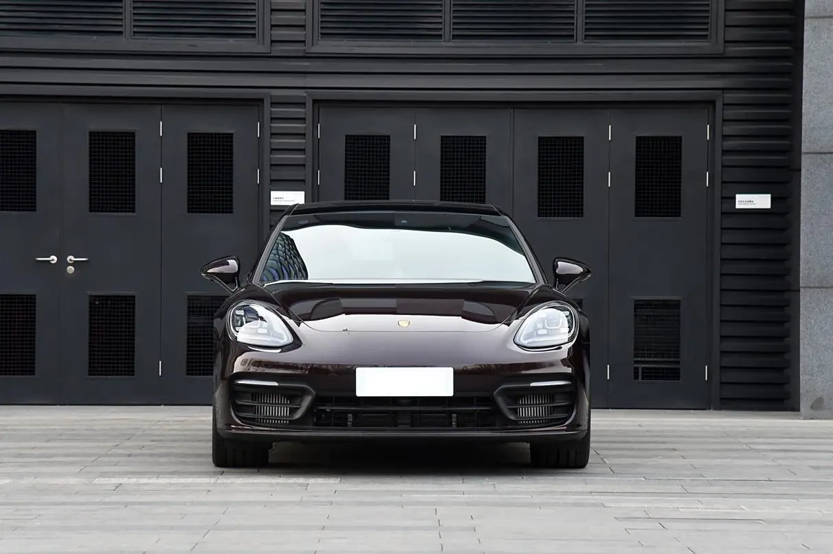 Cheap New High End Luxury Sedan Sport Car Porsche Panamera Luxury Car Supplier, Exporter