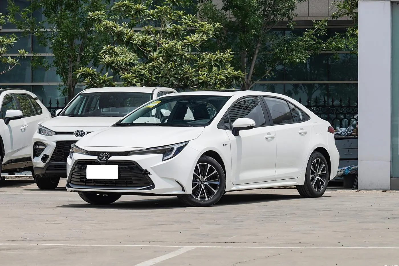 Cheap 2024 Toyota Levin Hybrid 1.8L FWD Lei Ling Hybrid New Energy Vehicle Suppliers, Exporter