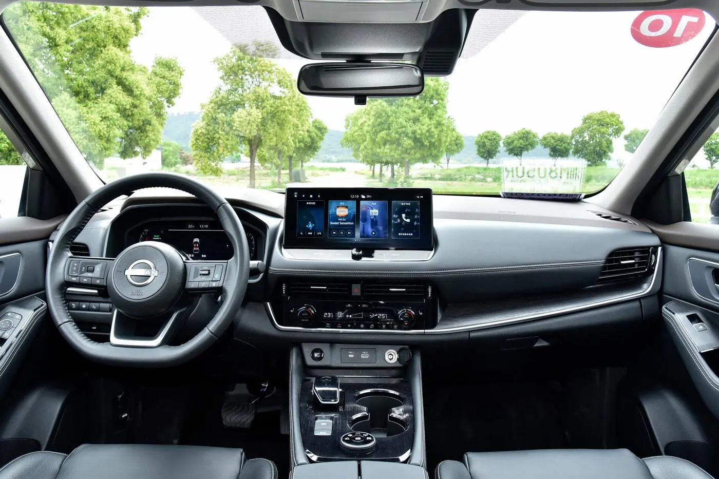 Nissan X-Trail Rear View