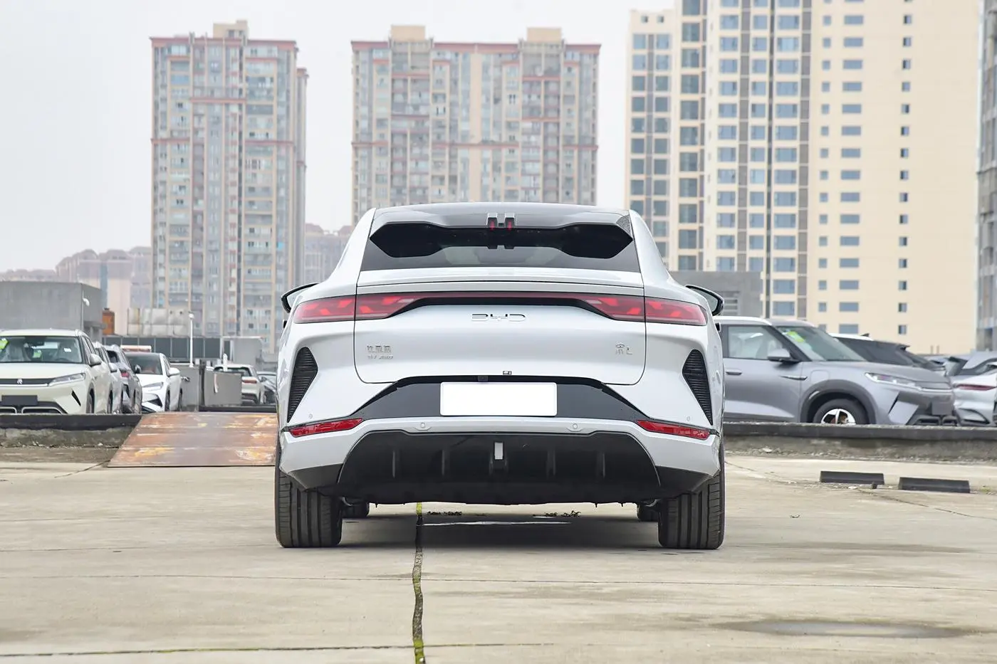 Cheap BYD SongL Electric Car New Energy Vehicle Dealership Car Haoyue White Appearance Supplier, Exporter