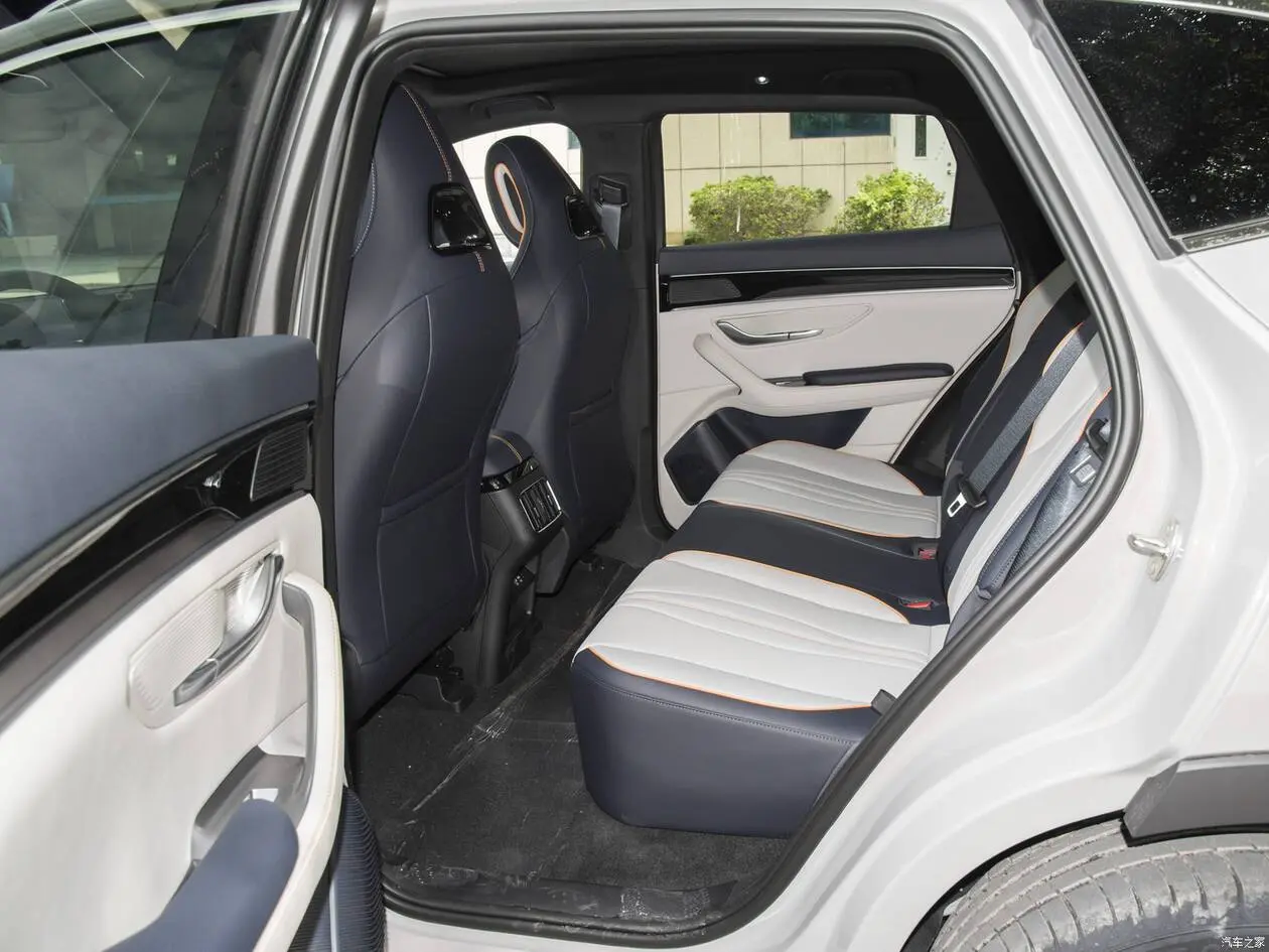 Interior Details 9