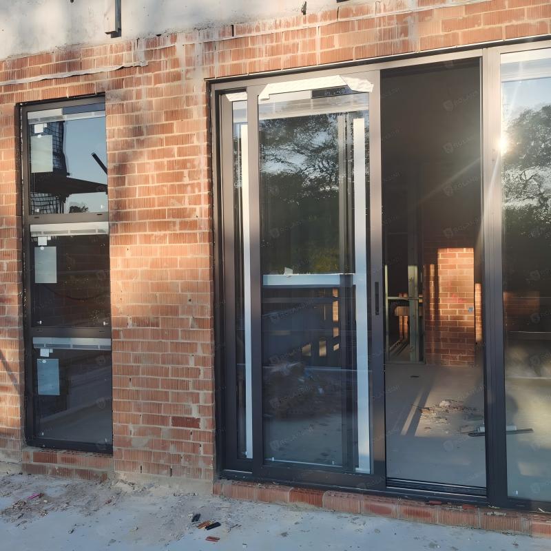 Sydney Villa Project Solution Customized Solar-powered Internal Blind System Sliding Door Aluminum Alloy Tilt and Turn Window