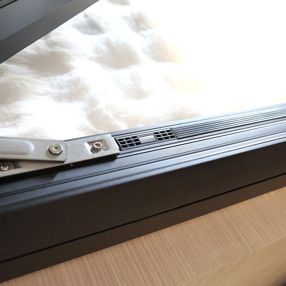 Foshan Design High Quality Black Aluminum Casement Awning Windows