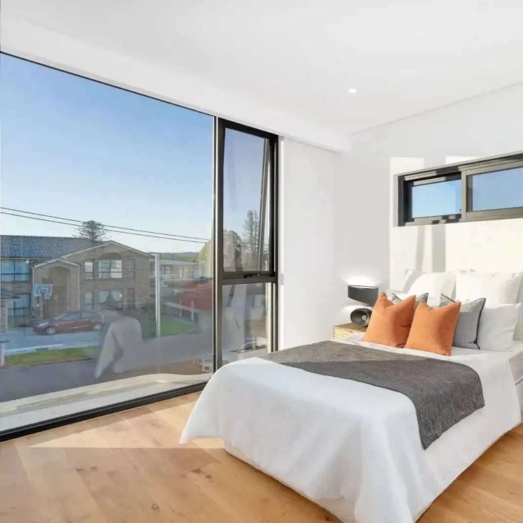 Elegant Bedroom Durable Aluminium Casement Window with Insect Protection Features