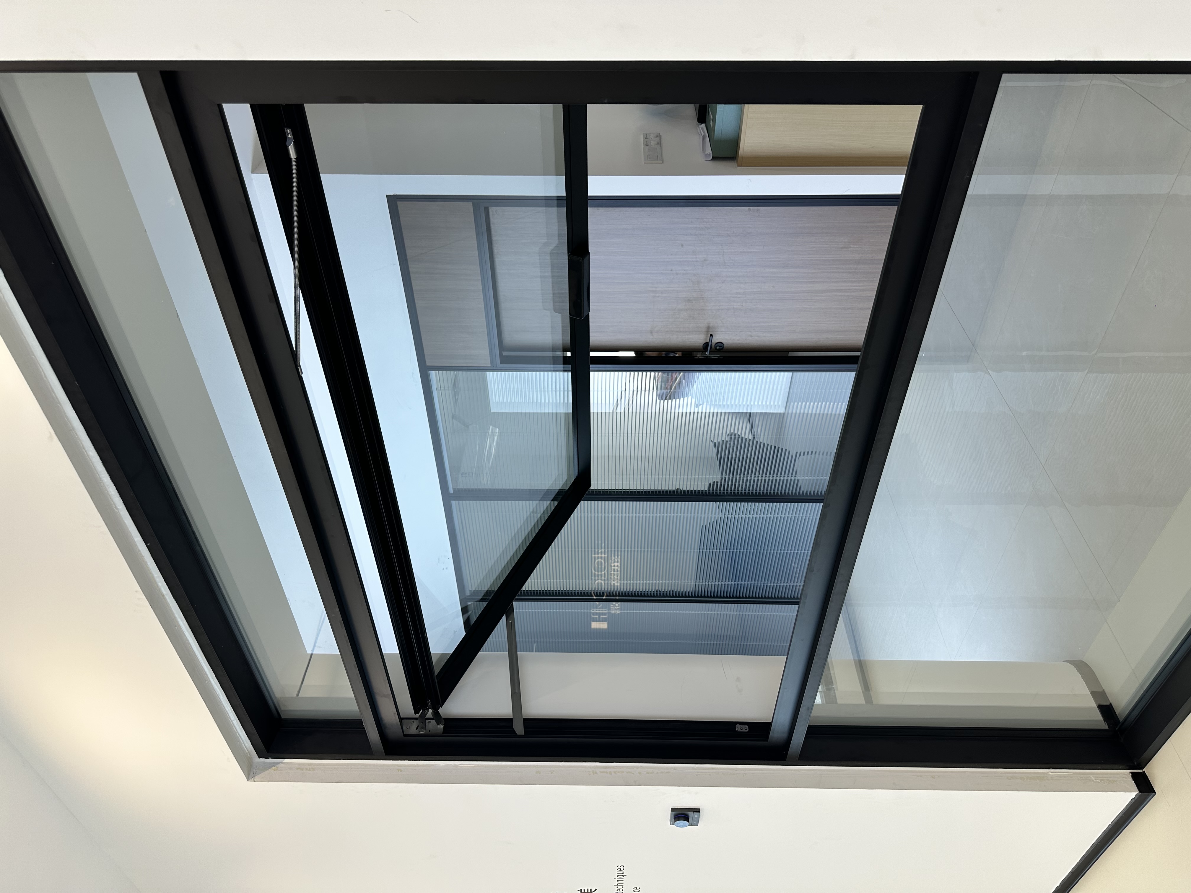 Fully Automatic Aluminum Alloy Smart Electric Outward-Opening Windows for Luxury Villas