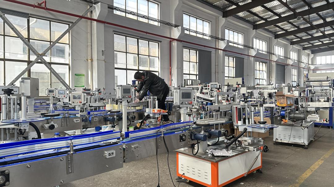 Final quality check and commissioning before shipment