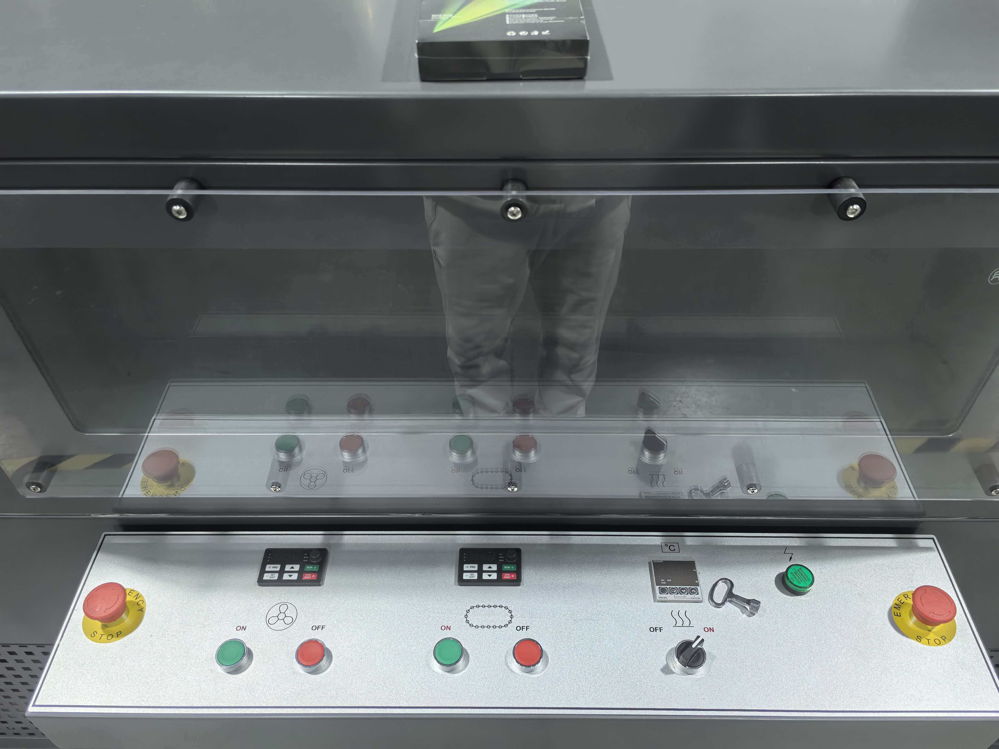 Servo-driven Vertical Fully Automatic Sealing Heat Shrink Packaging Machine