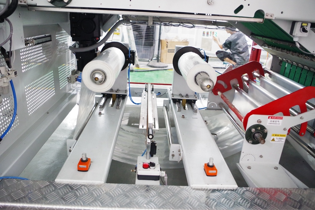 NOVA DCSP35 Electric Automatic Heat Shrink Wrapper PLC Control Paper Film Bottle Shrink Tunnel Wrapping Machine Beverage Line