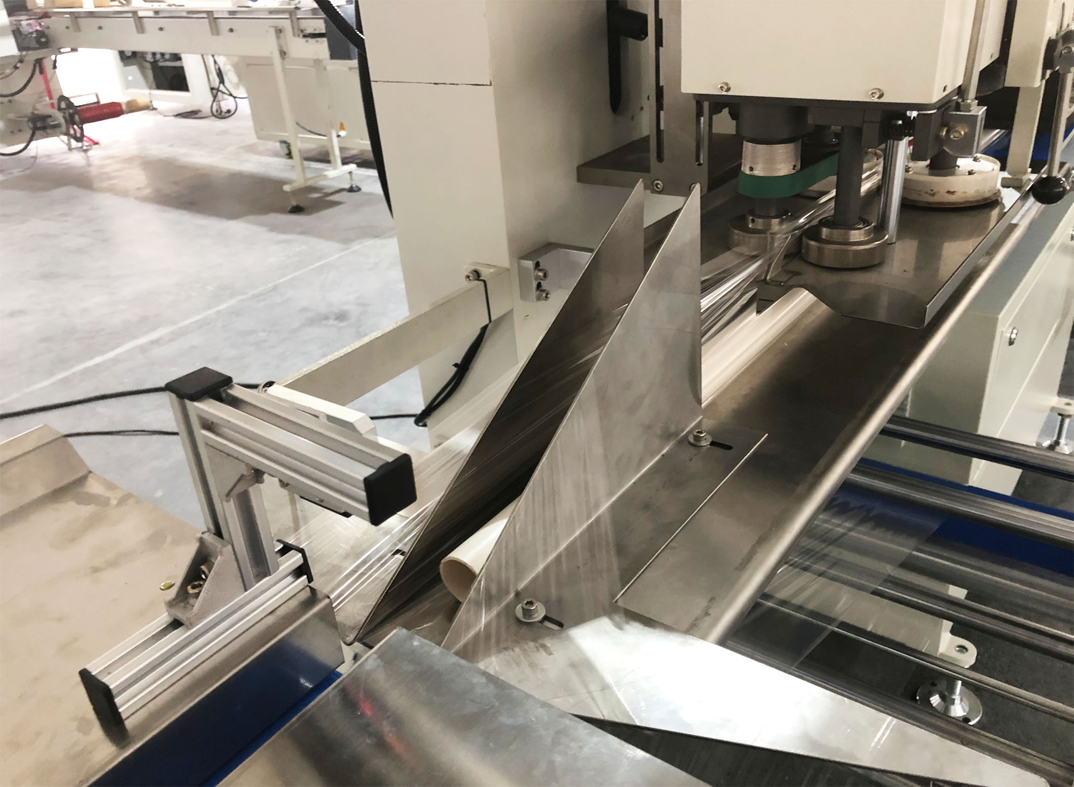 Automatic Continuous Motion Shrink Wrapping Machine RS-590 POF Film Flow Shrink Wrap,Sealing Wrapper