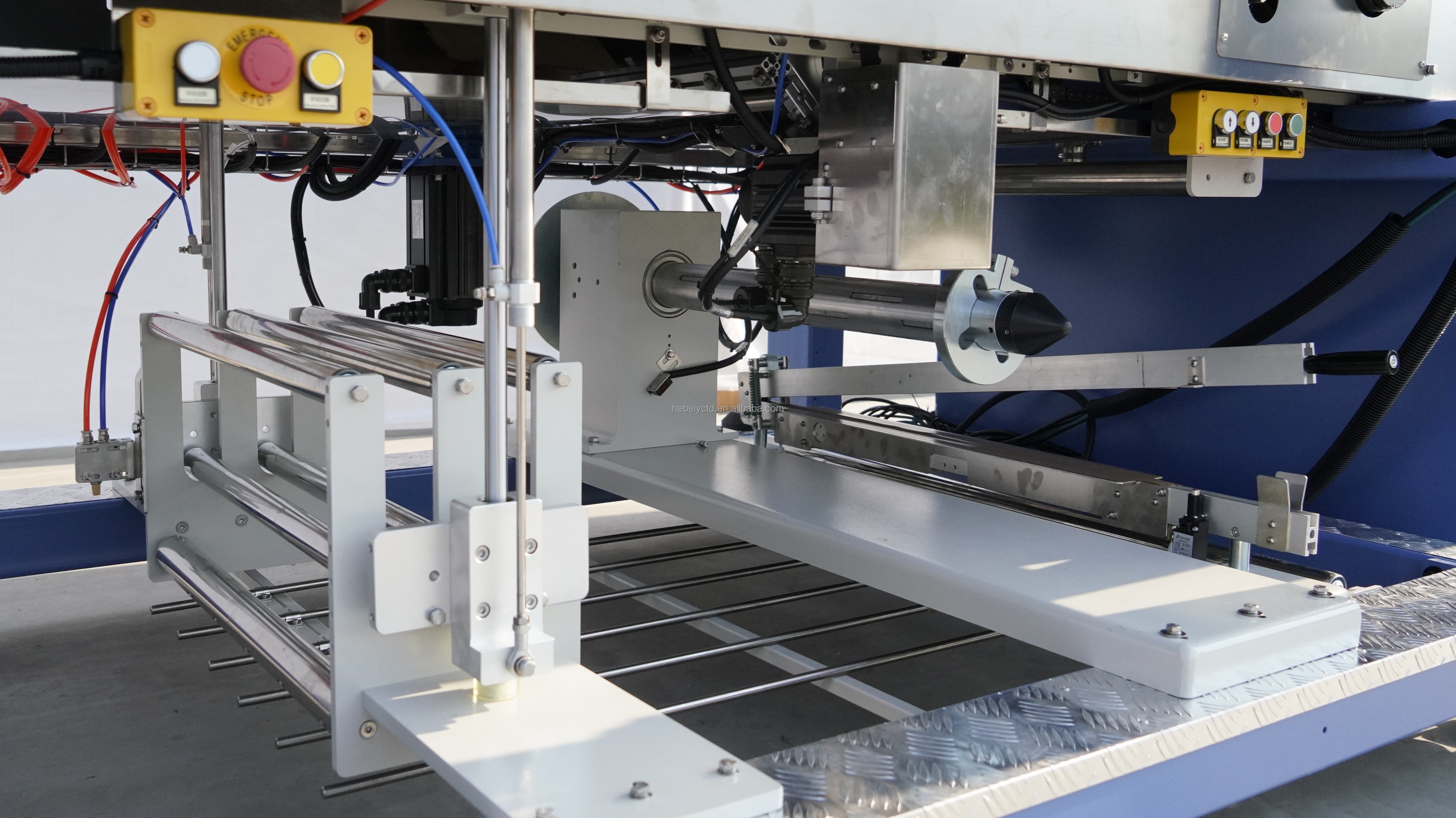 Electric Shrink Wrapping Machine For Can Packaging Auto Beverage Food Production Line Heat Sealing Method Easy New Motor