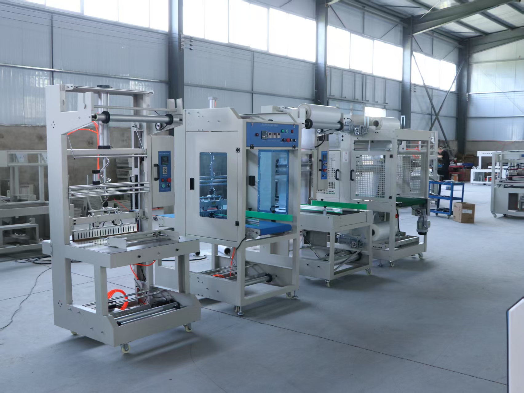 Water Bottle Packaging Machine - Semi-Auto Cuff Sealing &amp; Shrinking Wrapper