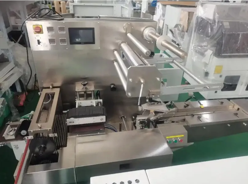 Automatic Sleeve Wrapper & Tunnel Wrapping Machine Front View