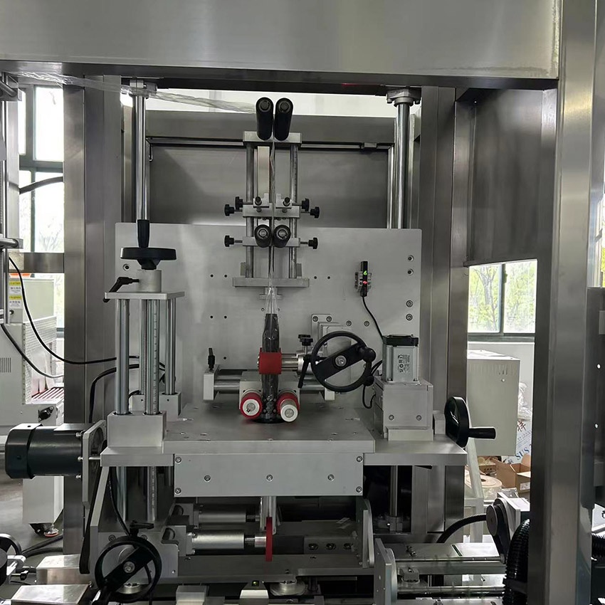 High Precision PVC Neck Banding Shrink Sleeves Labels Machine Manufacturer with Shrink Tunnel
