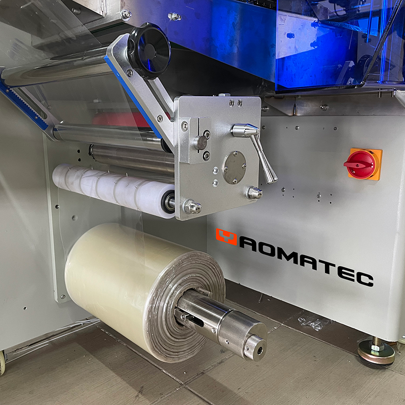 Yaomatec Heat Shrink Film Pillow Packing Machine Horizontal Flow Wrapper with Shrink Function for Bottles Cans Cartons