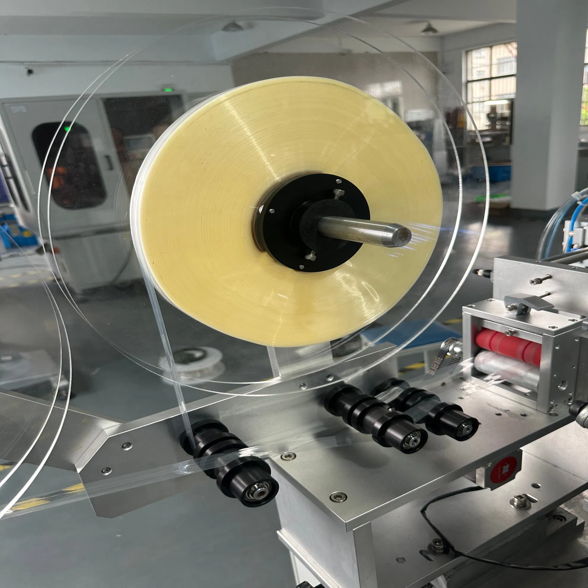 Advanced Automatic Sleeve Machine for Fast Heat Shrink Wrapping