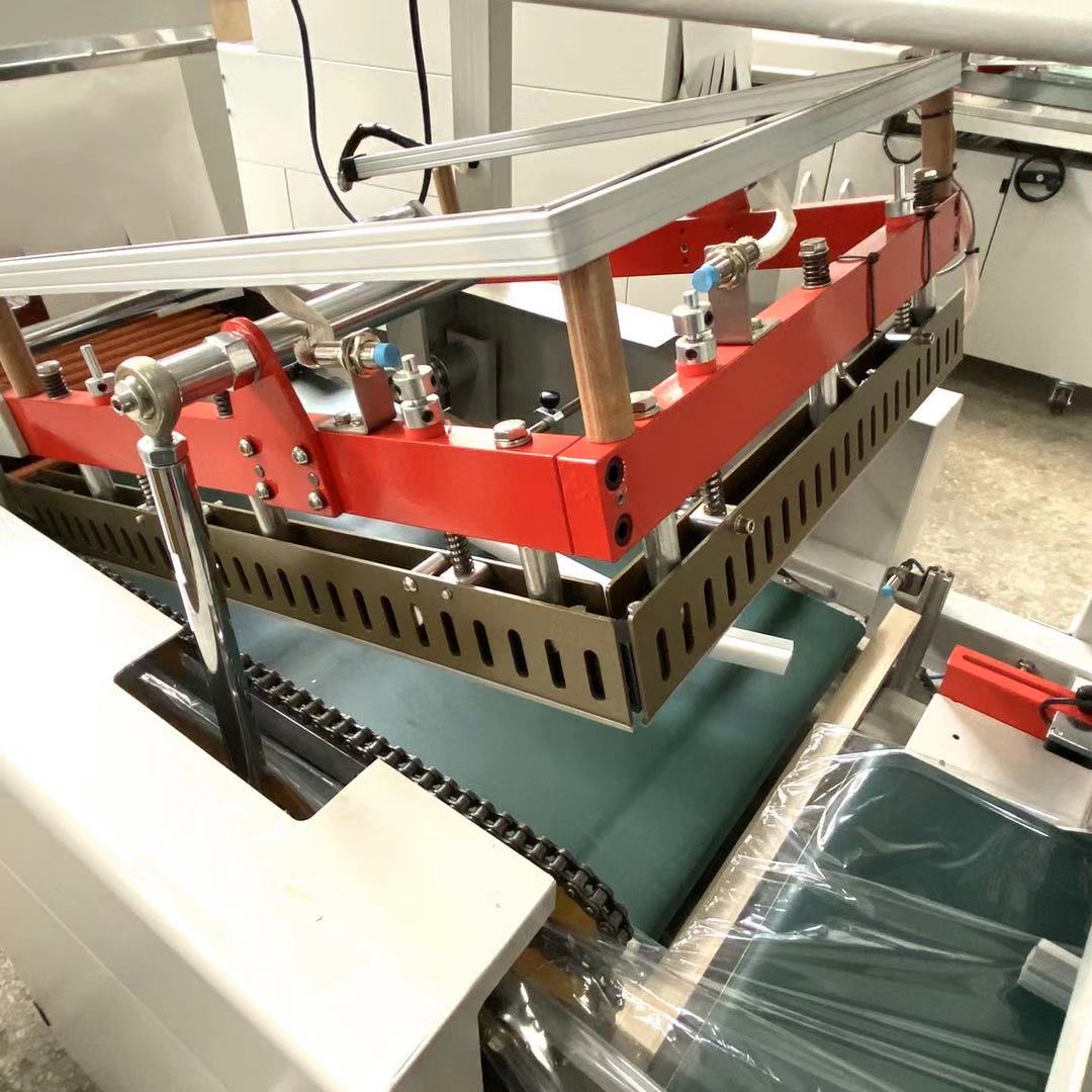 Electric Automatic L Bar Sealer Shrink Wrapping Machine PLC Controlled Motor Pump Film Food Beverage Chemical Textiles Apparel