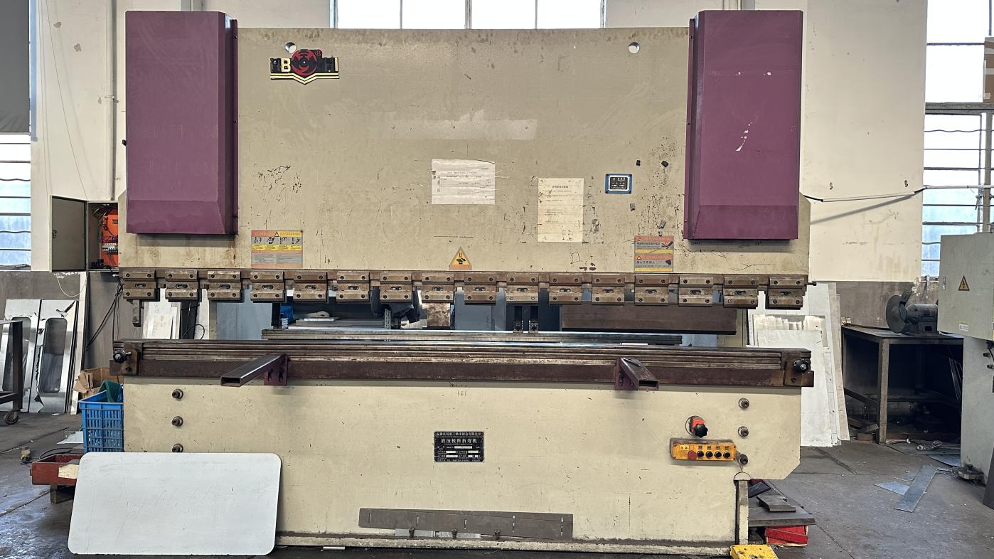 CNC precision bending machine for sheet metal fabrication