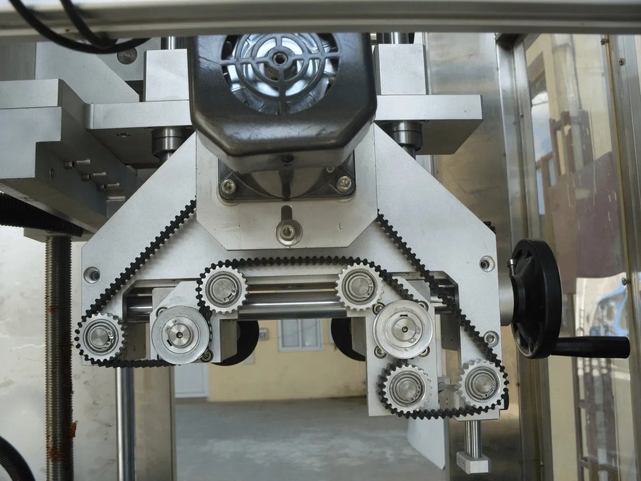 Heat Shrink Technology Made in China High-Speed Sleeve Wrap Labeling Machine/Sleeve Labeling Machine/Automatic Labeling Machine