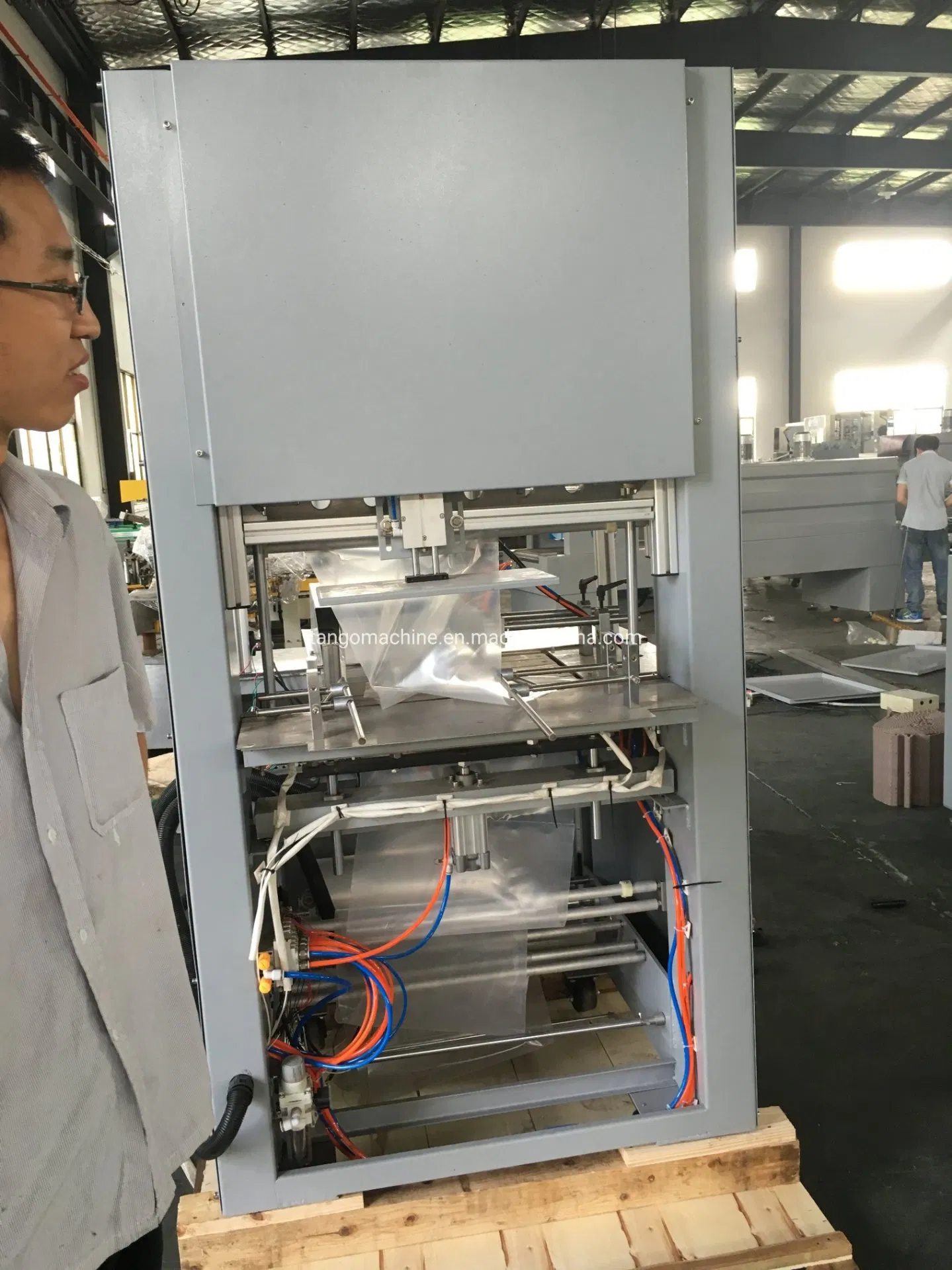 Bottle Shrink Wrap Sleeve Machines for Cans