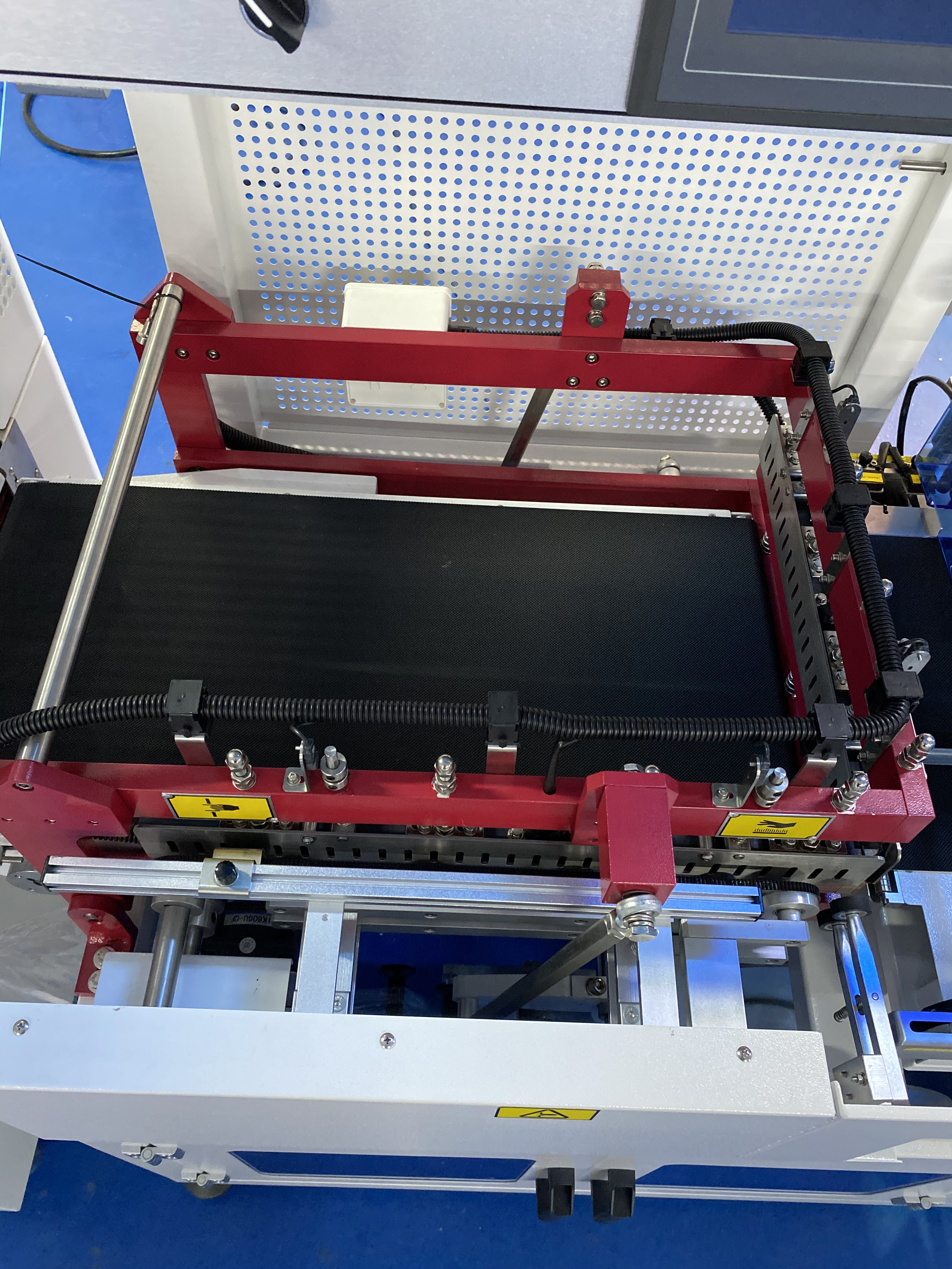 Fully Automatic L Bar Sealing Heat Shrink Film Wrapping Packing Machine