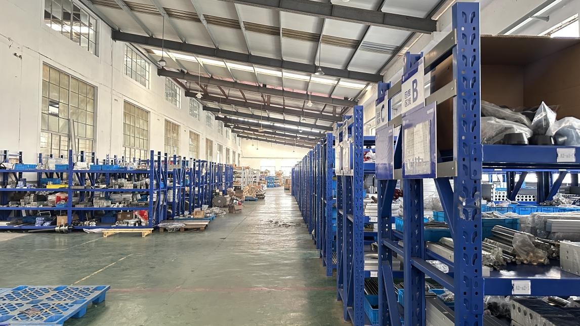Raw materials selection and quality inspection for packaging machinery