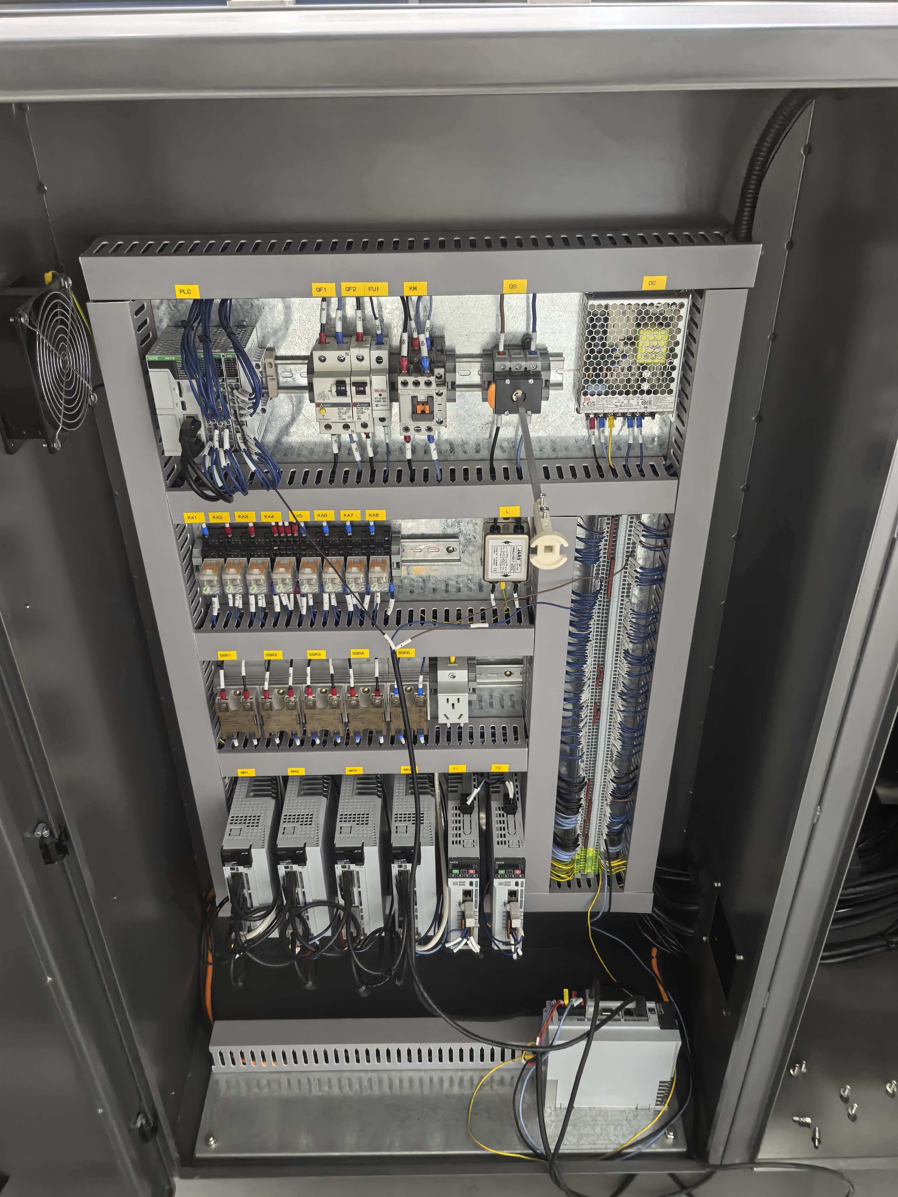 Servo-driven Vertical Fully Automatic Sealing Heat Shrink Packaging Machine
