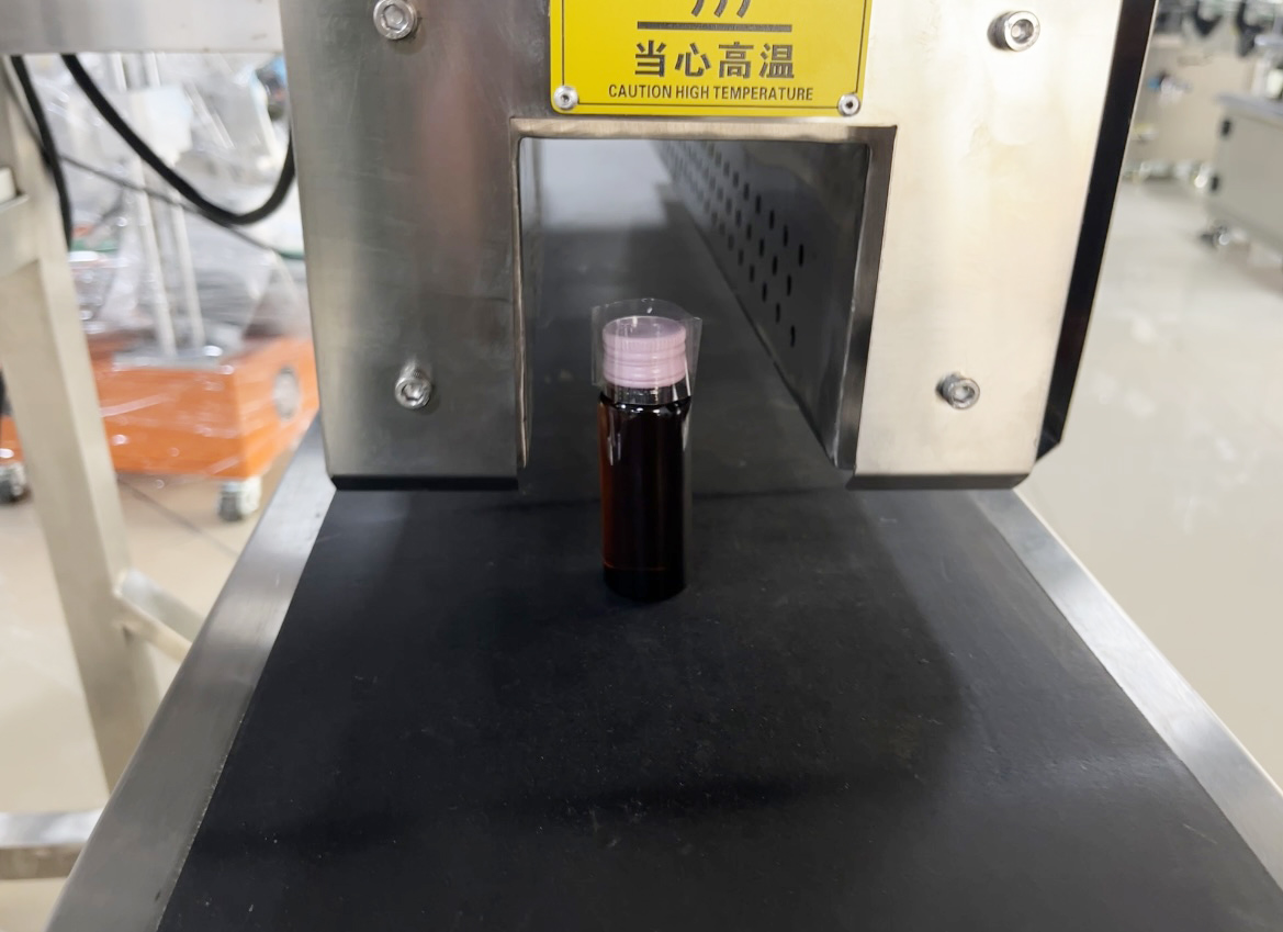Electric Moving Heat Shrink Wrapping Machine For Beverage Cans Film For Glass Chemical Commodity Packaging Gear Core Components