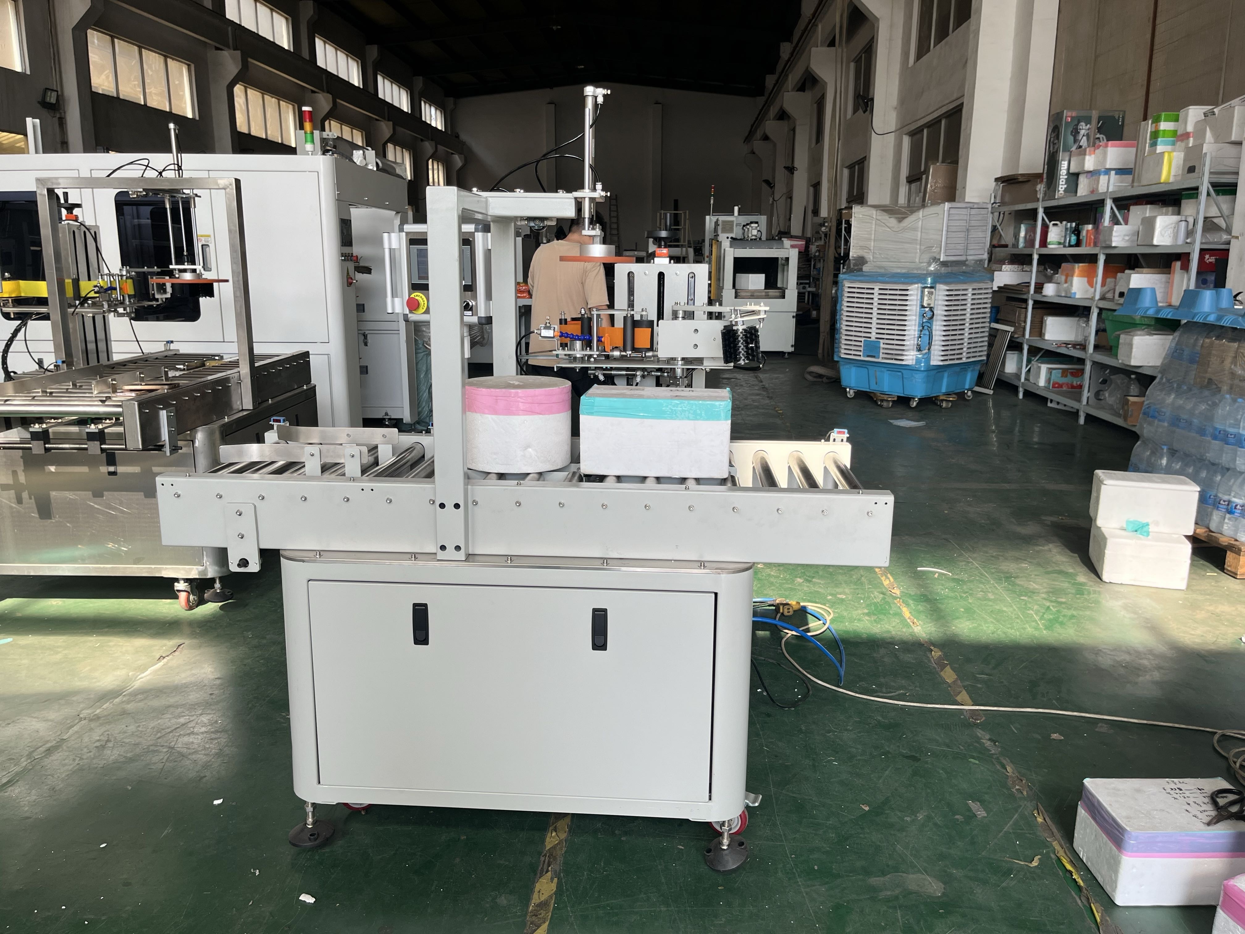 Related shrink packaging machine type A