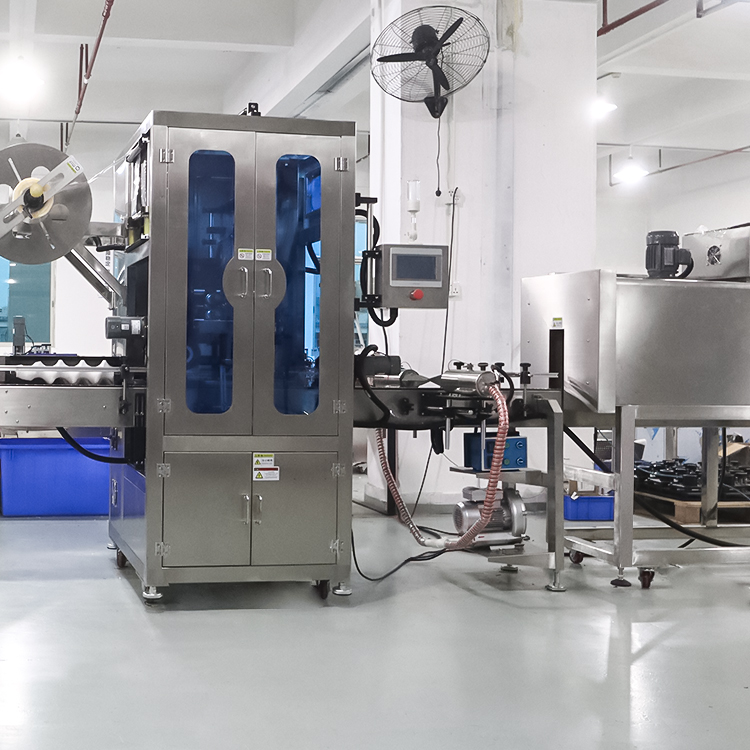 Automatic Shrink Sleeve Labeling Machine High Speed Bottle Packaging Line For Beverage &amp; Cosmetic
