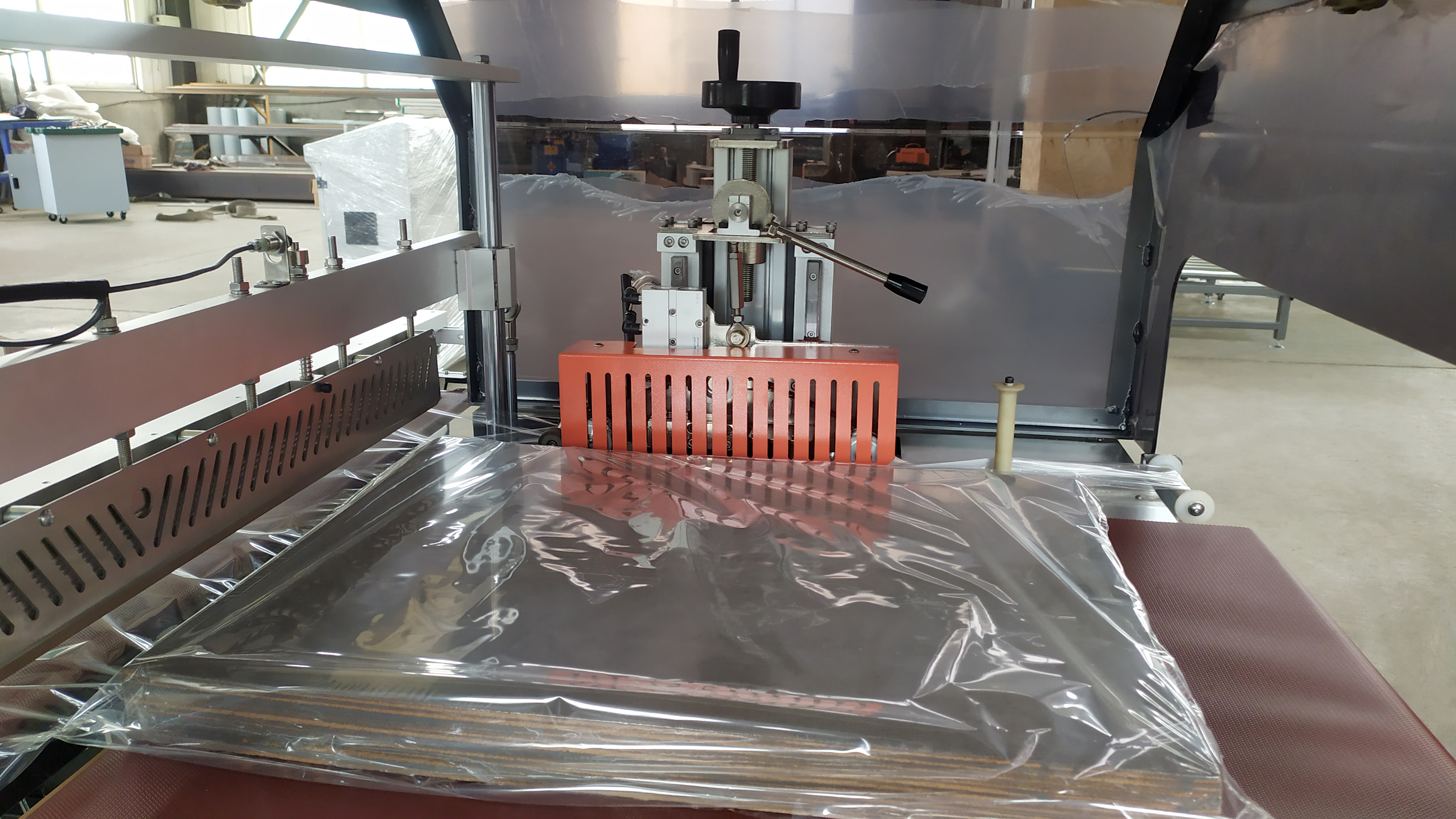 UBF-450A Automatic Continuous Side Sealer Starburst Wrapper Shrink Wrapping Machine