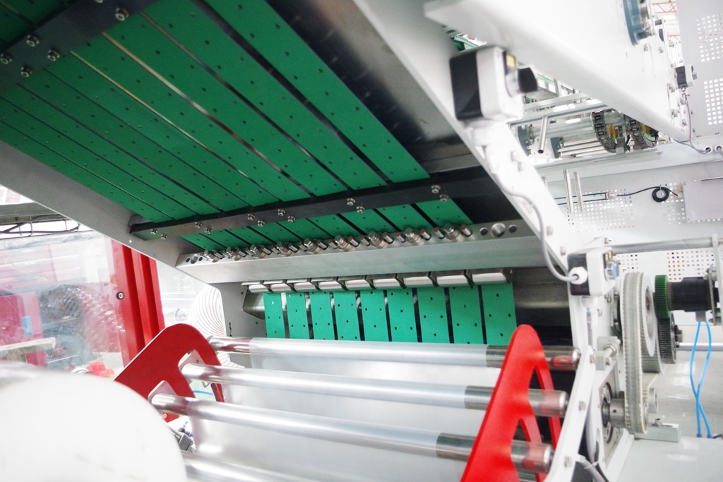 NOVA DCSP35 Electric Automatic Heat Shrink Wrapper PLC Control Paper Film Bottle Shrink Tunnel Wrapping Machine Beverage Line