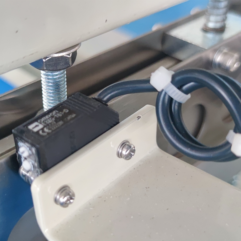 Full Automatic Heat Shrink Packing Machine With Side Sealing L Type Side Cutting Shrink Wrapping Machine