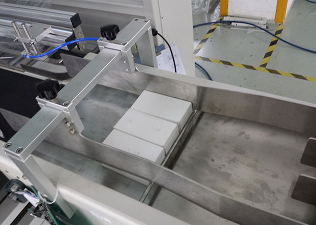 Flight bar conveyor