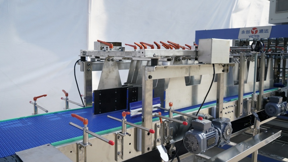 High-Speed Automatic Film Shrink Stretch Wrapping Packing Machine With Heat Sealing For Bottled Water And Drink Production