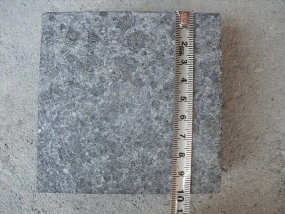Black Paving/Black Kerbstone/ Flamed/Naturalsplit Fudingblack Basalt Floor/Flooring/Paving/Paver/Cube Stone for Outside/Landscaping/Carparking/Garden Decoration