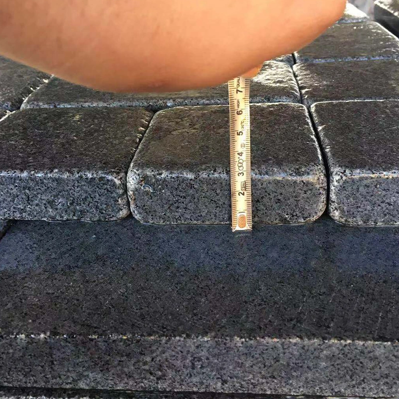 G654 Natural Stone Dark Grey Sesame Black China Nero Impala Black Padang Dark Misty Grey Granite Tumbled Cobbles for Paving/Garden/Path/Walkway/Sidewalk