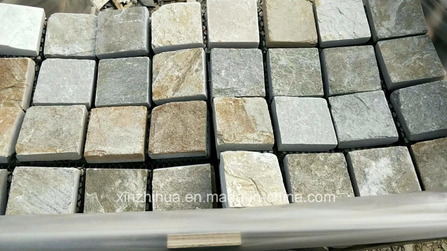 Natural Split Paving Stone Granite/Quartzite Outdoor Heavy-Duty Pavers Cobblestone on/with/Mesh